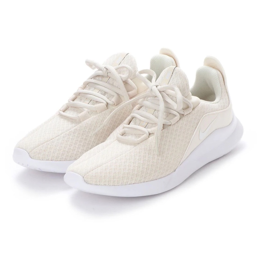EUC Nike Viale Women’s Running Shoes - Light Cream/Platinum